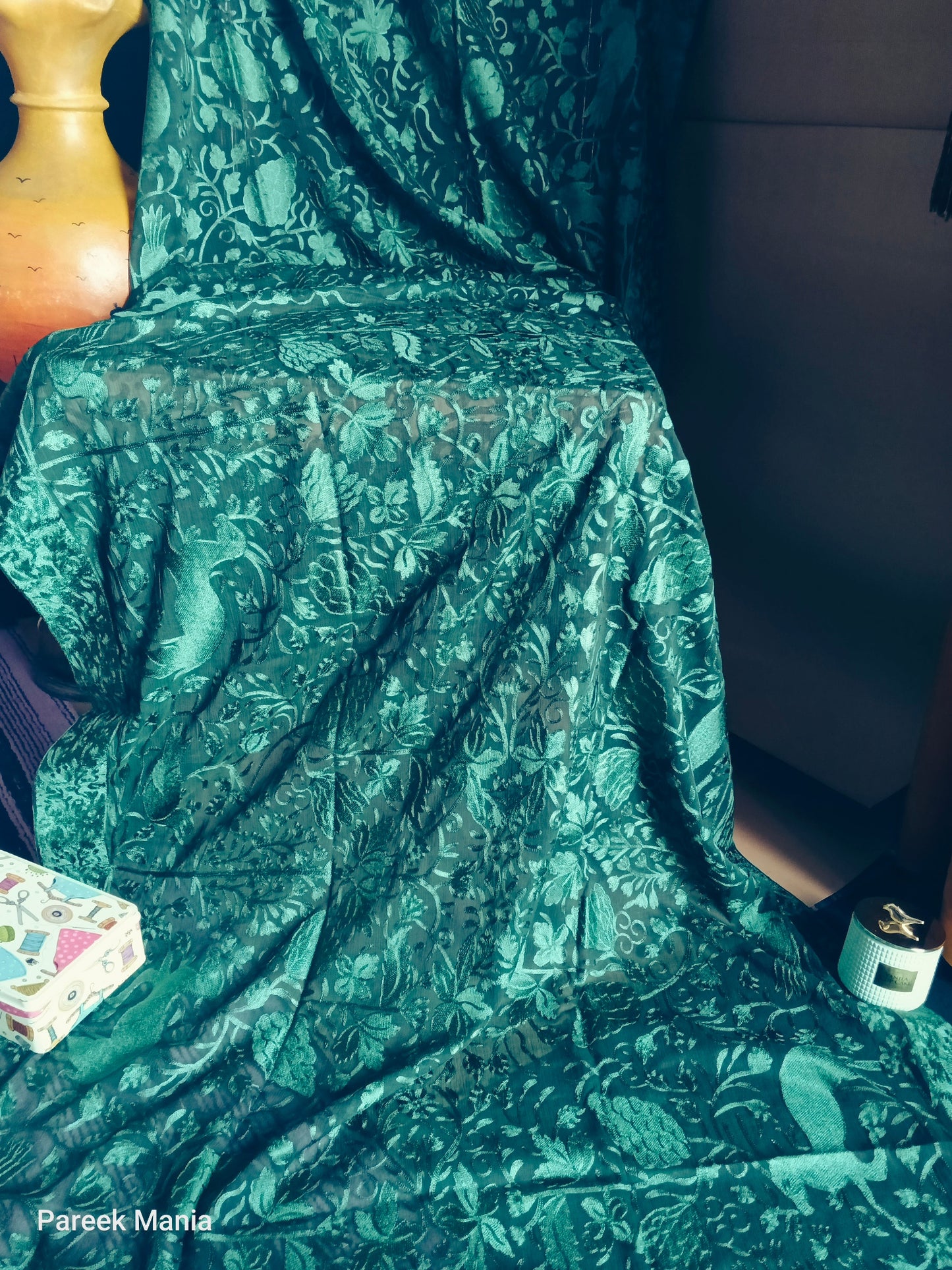 Emerald green soft organza dupatta from Pareek Mania’s luxury collection, featuring intricate self-on-self embroidery with floral and vine motifs, 2.5+ yards length, perfect for festive and casual wear in traditional Pakistani fashion.