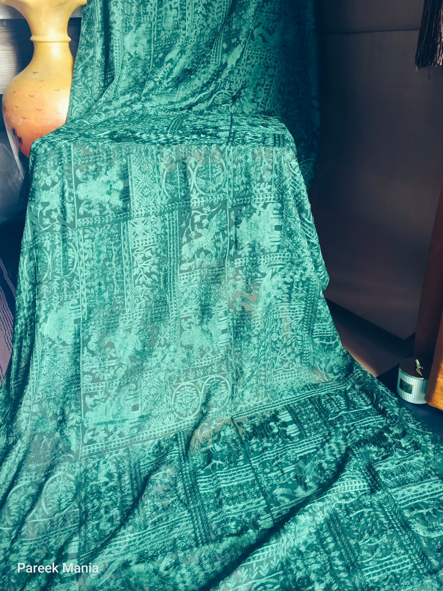 Zarqa-e-Seher by Pareek Mania – Embroidered Dupatta in Emerald Green