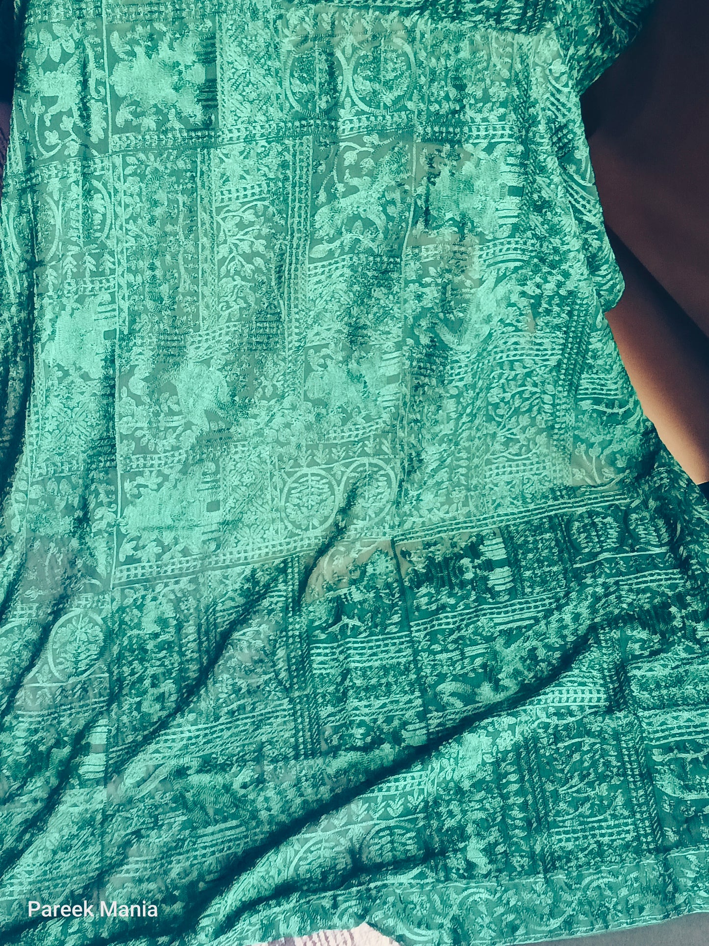Zarqa-e-Seher by Pareek Mania – Embroidered Dupatta in Emerald Green